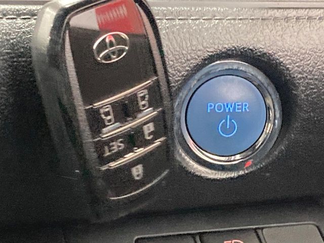 TOYOTA SIENTA HYBRID 2021