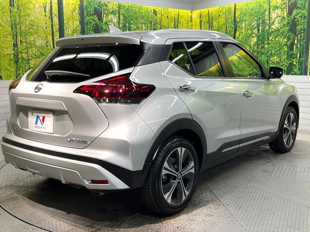 NISSAN KICKS 2023