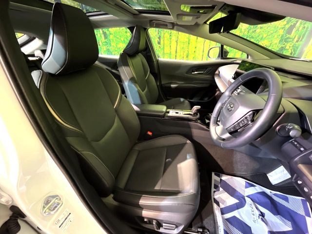 TOYOTA PRIUS 4WD 2025