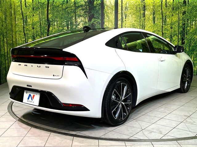 TOYOTA PRIUS 4WD 2025