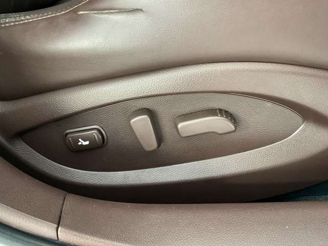 NISSAN SKYLINE CROSSOVER 4WD 2012