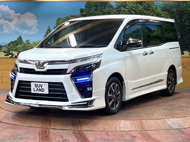 TOYOTA VOXY 2018