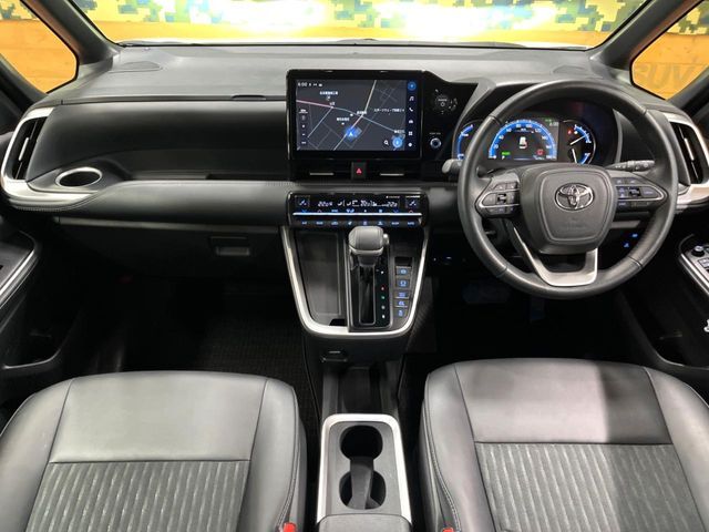 TOYOTA NOAH HYBRID 2024