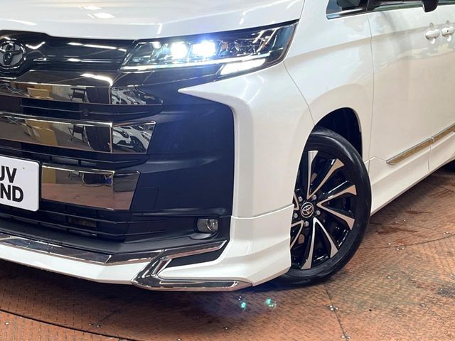 TOYOTA NOAH HYBRID 2024