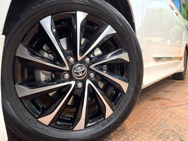 TOYOTA NOAH HYBRID 2024