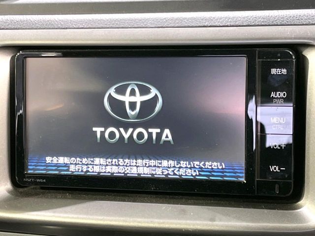 TOYOTA bB 2013