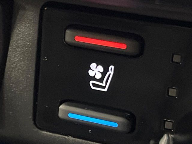 TOYOTA RAV4 4WD 2023