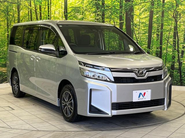 TOYOTA VOXY 2019