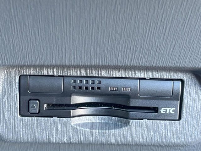 TOYOTA PRIUS Alpha 2014