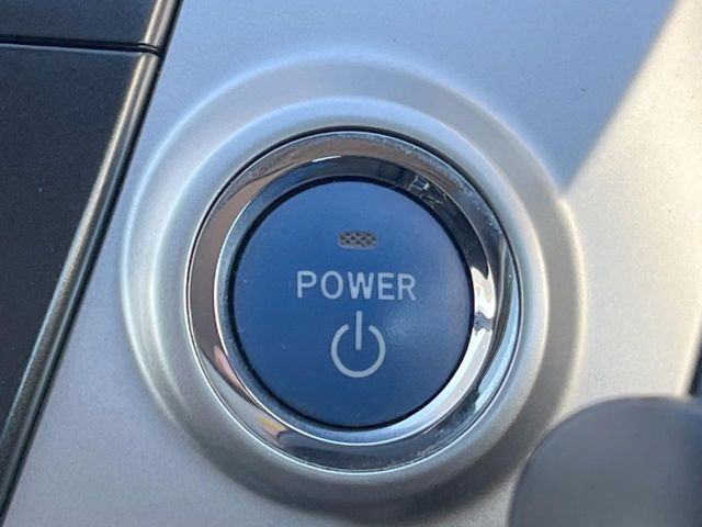 TOYOTA PRIUS Alpha 2014