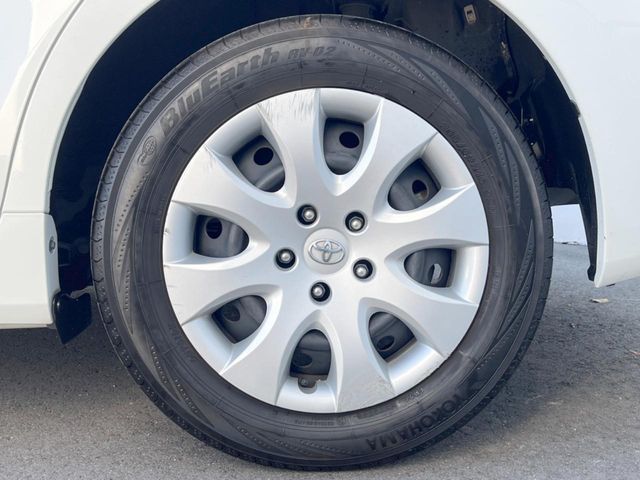 TOYOTA PRIUS Alpha 2014