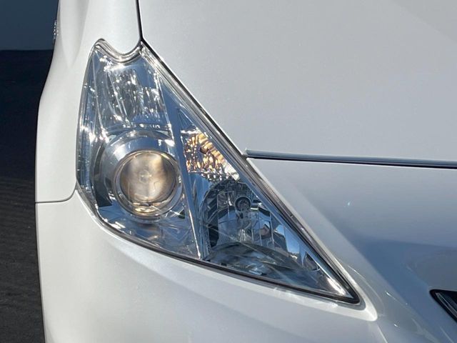 TOYOTA PRIUS Alpha 2014