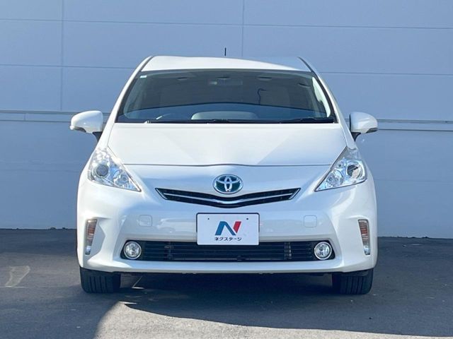 TOYOTA PRIUS Alpha 2014