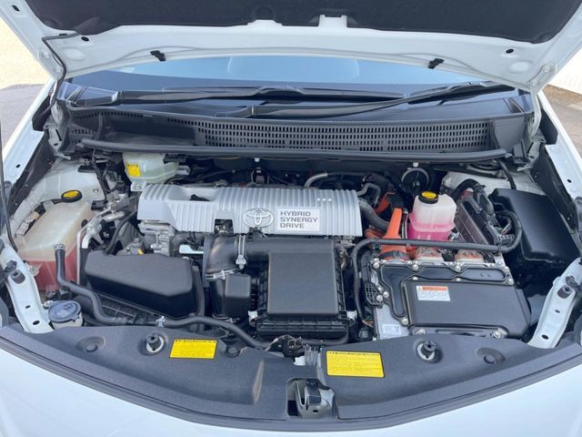 TOYOTA PRIUS Alpha 2014