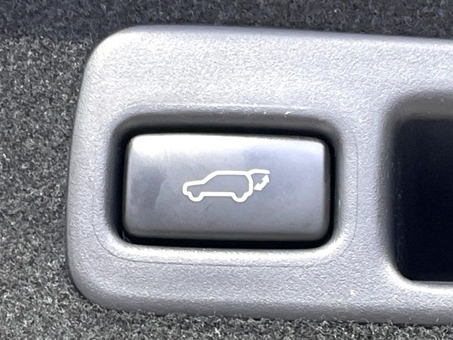 TOYOTA HARRIER 2WD 2014