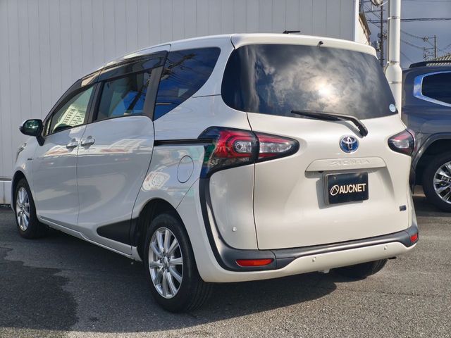 TOYOTA SIENTA HYBRID 2020