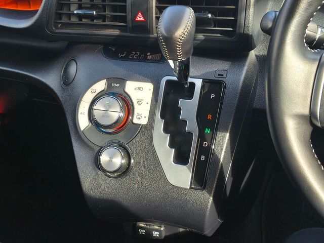 TOYOTA SIENTA HYBRID 2020