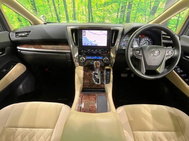 TOYOTA ALPHARD hybrid 4WD 2021