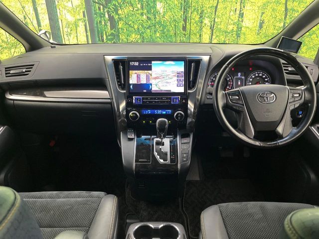 TOYOTA VELLFIRE 2017