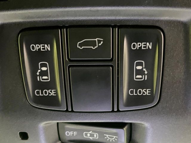 TOYOTA VELLFIRE 2017