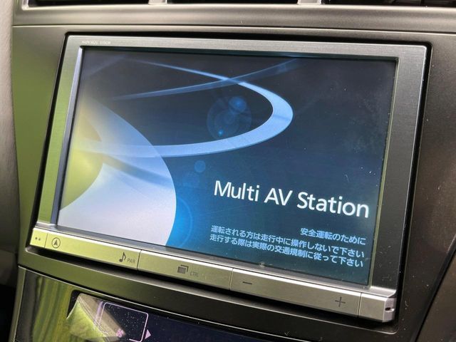 TOYOTA PRIUS Alpha 2014