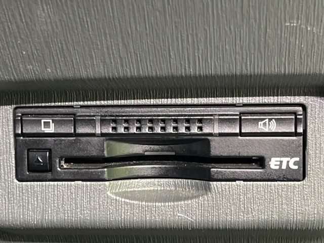 TOYOTA PRIUS Alpha 2014