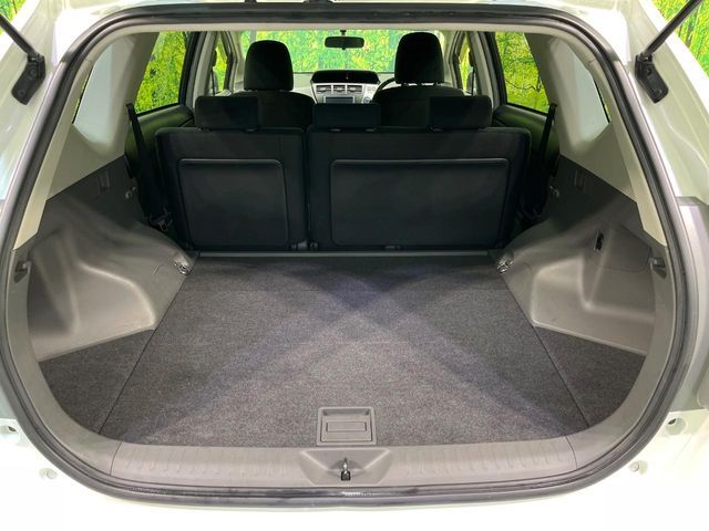 TOYOTA PRIUS Alpha 2014