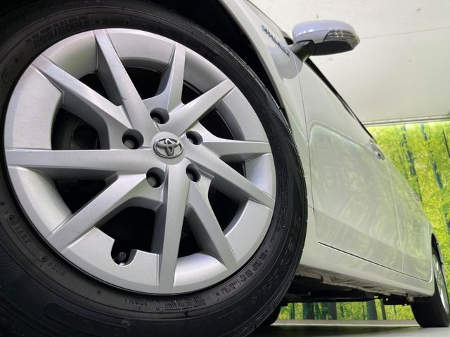 TOYOTA PRIUS Alpha 2014