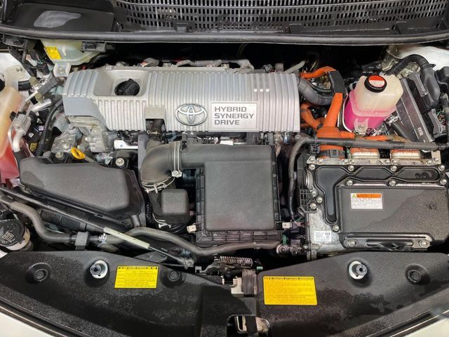 TOYOTA PRIUS Alpha 2014