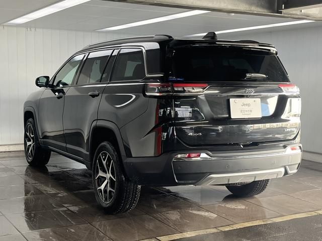 JEEP JEEP COMMANDER 2023