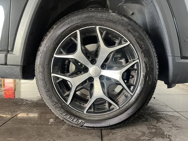 JEEP JEEP COMMANDER 2023