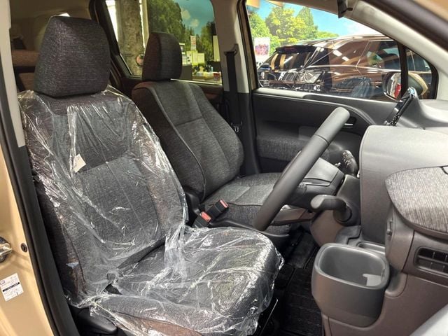 TOYOTA SIENTA HYBRID 2025