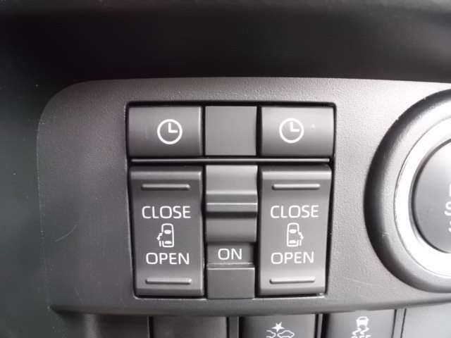 TOYOTA ROOMY 4WD 2023