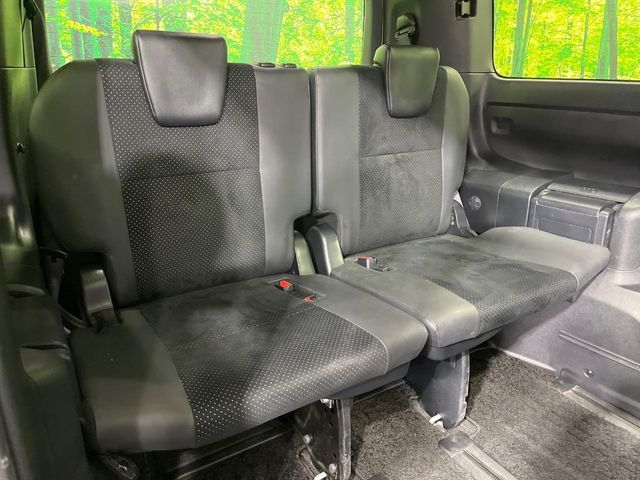 TOYOTA VOXY HYBRID 2020