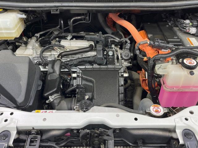 TOYOTA VOXY HYBRID 2020