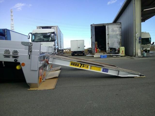 MITSUBISHI FUSOU SUPER GREAT 2024