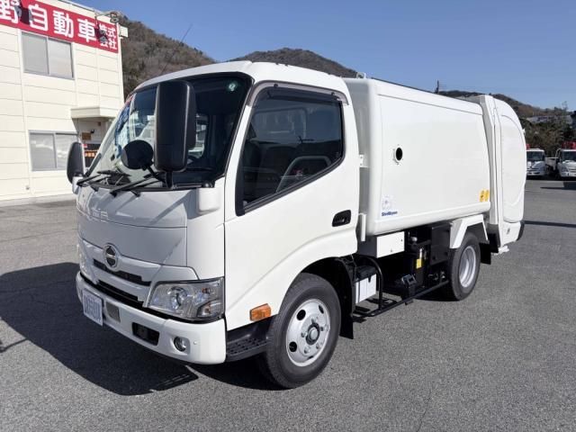 HINO DUTRO 2024
