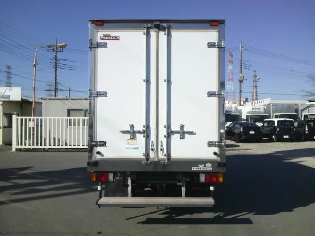 ISUZU ELF 2013