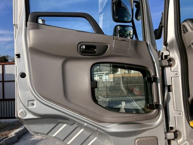 NISSAN DIESEL Quon 2016