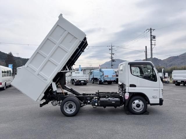 MITSUBISHI CANTER 2025