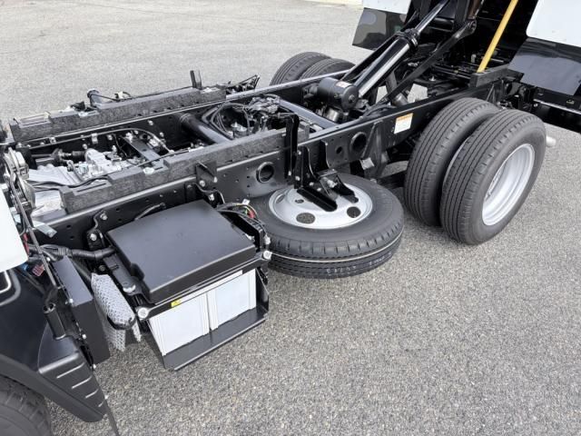 MITSUBISHI CANTER 2025