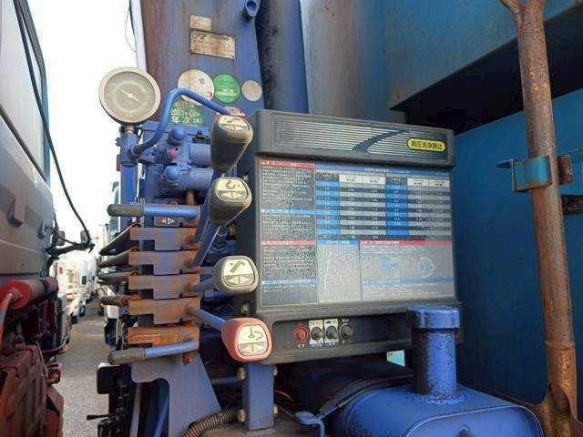 NISSAN DIESEL Quon 2015