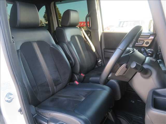 HONDA N BOX CUSTOM 2017