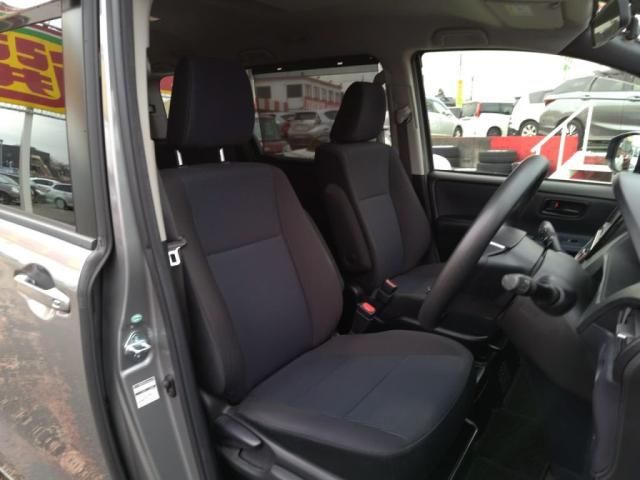 TOYOTA NOAH HYBRID 2015