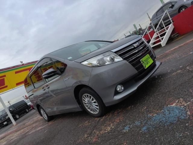 TOYOTA NOAH HYBRID 2015