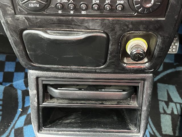 DAIHATSU MIRA GINO 2003