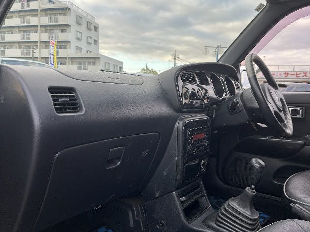 DAIHATSU MIRA GINO 2003