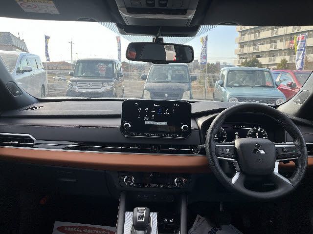 MITSUBISHI OUTLANDER PHEV 2024