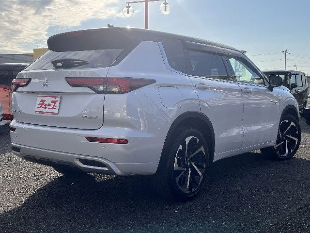 MITSUBISHI OUTLANDER PHEV 2024