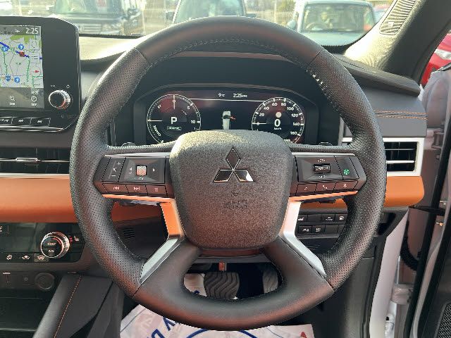 MITSUBISHI OUTLANDER PHEV 2024